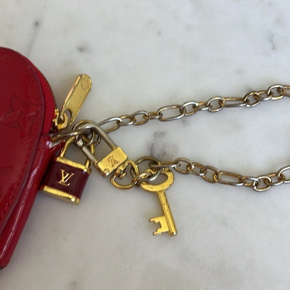 EUC Louis Vuitton Vernis Heart Coin Wallet - Picture 15 of 16